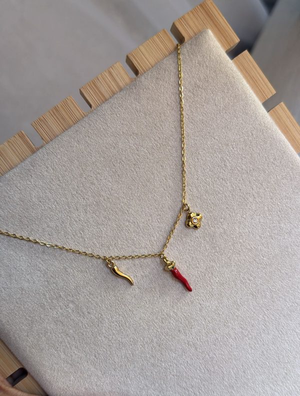 Collar chili pepper