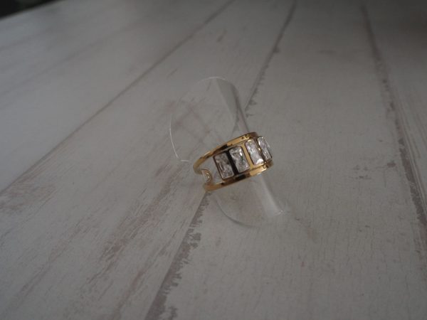 Anillo de acero