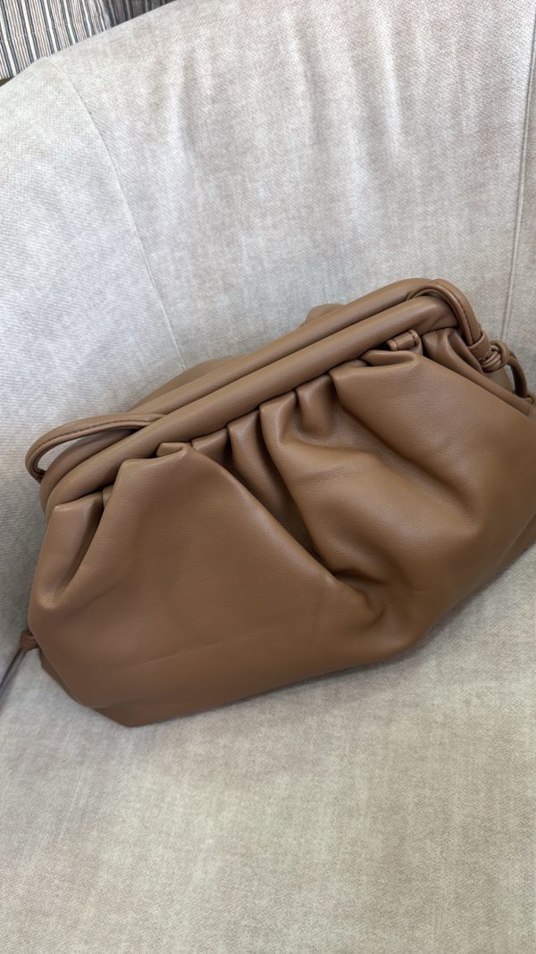 Bolso de mano con bandolera
