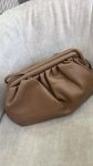 Bolso de mano con bandolera