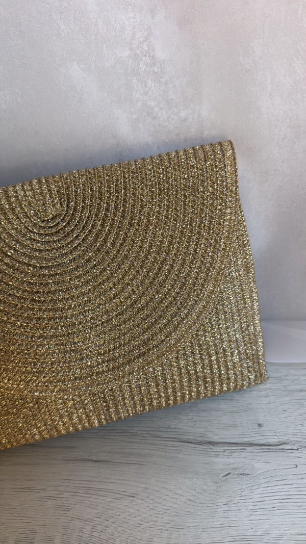 Bolso sobre dorado