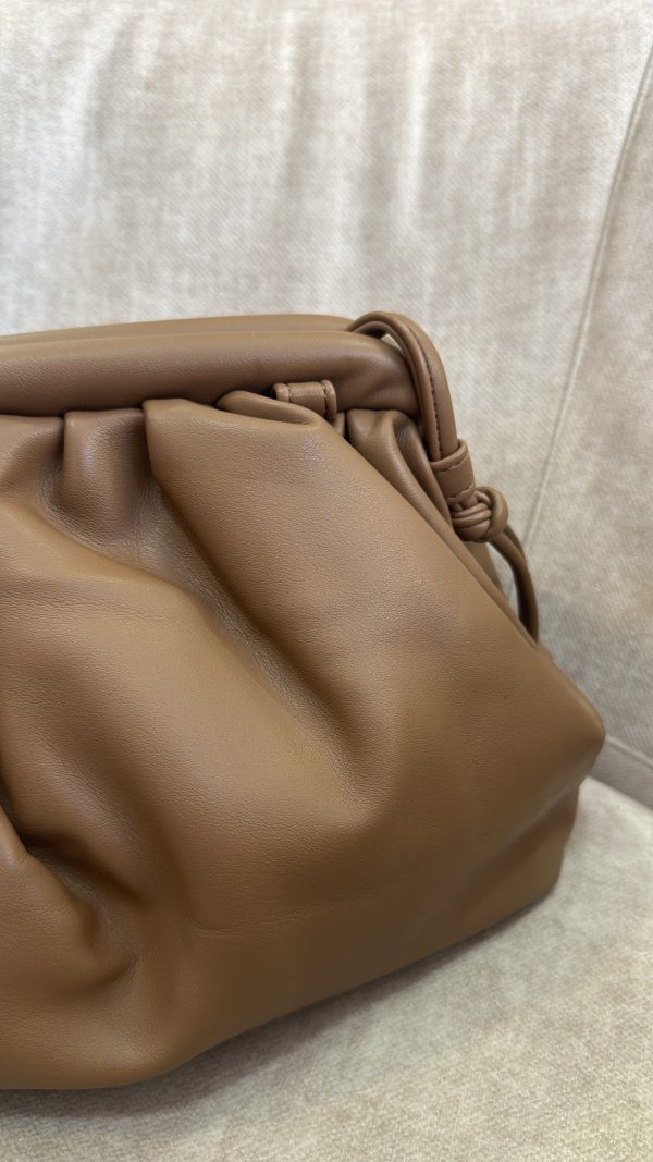 Bolso de mano con bandolera
