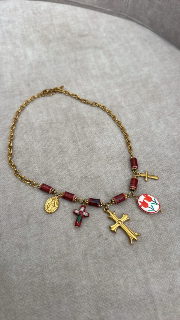 Collar charms cruz