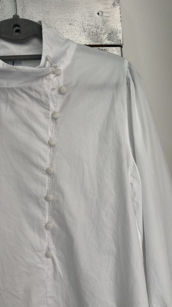 Blusa lisa abotonada