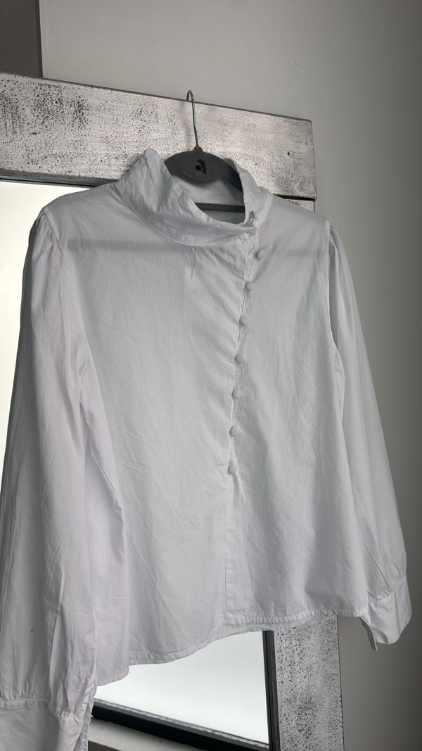 Blusa lisa abotonada