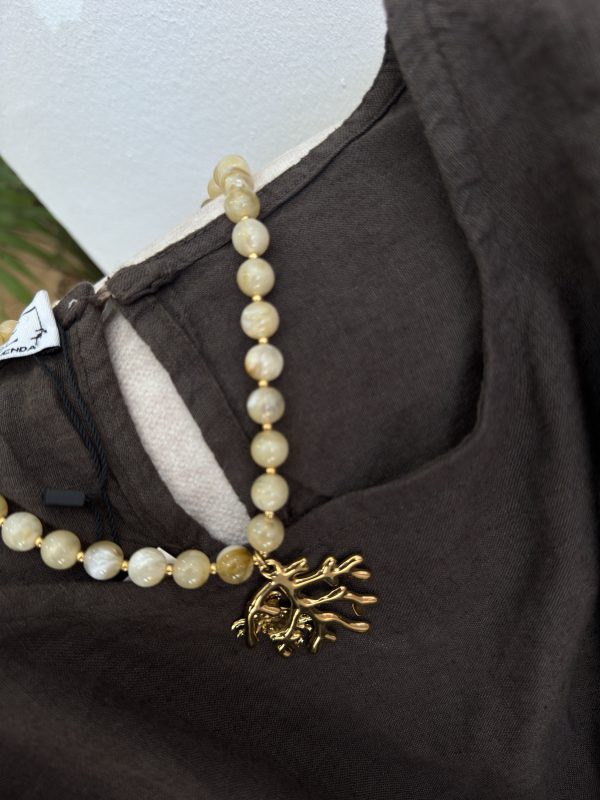 Collar bolas coral