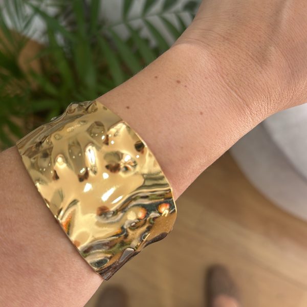 Brazalete rígido