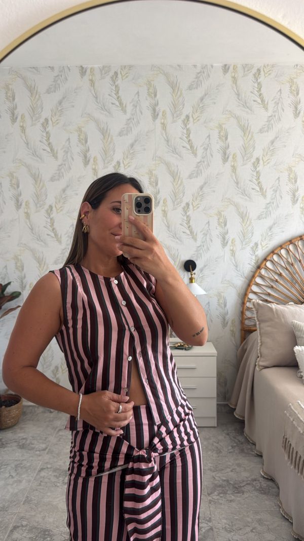 Top rayas abotonado