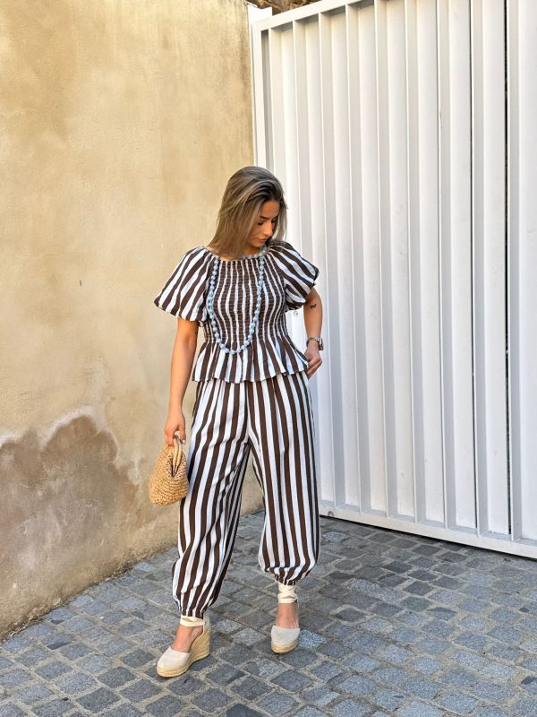 Conjunto rayas celeste