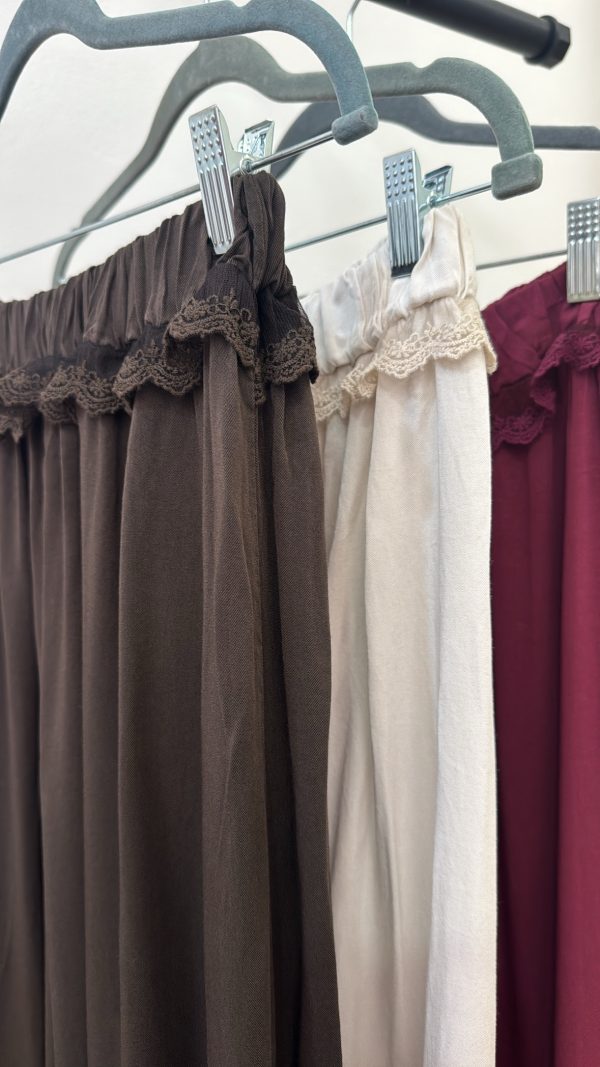 Pantalón puntilla