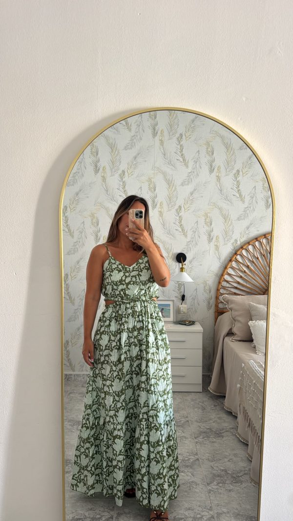 Vestido aberturas laterales