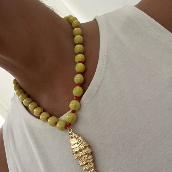 Collar bolas