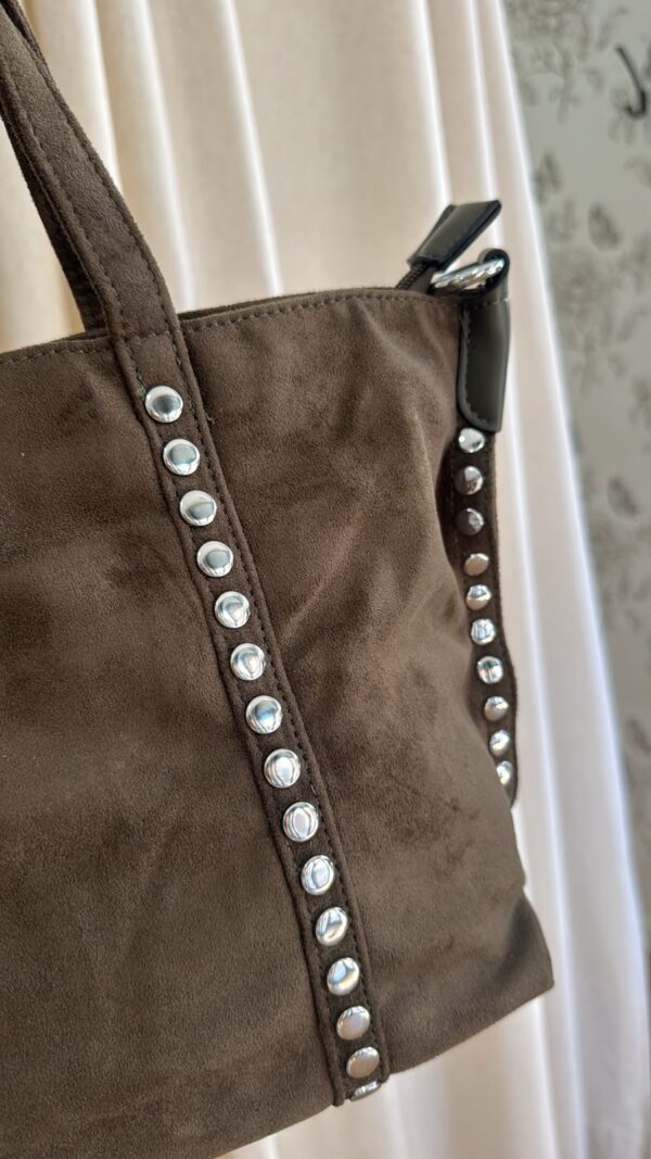 Bolso kaki tachuelas