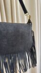 Bolso flecos gris