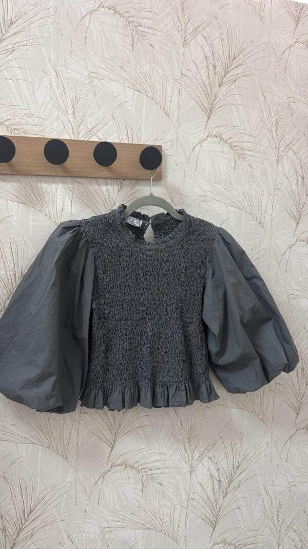 Blusa fruncida manga farol