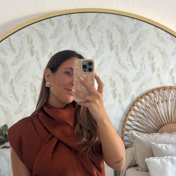 Blusa hombreras raso