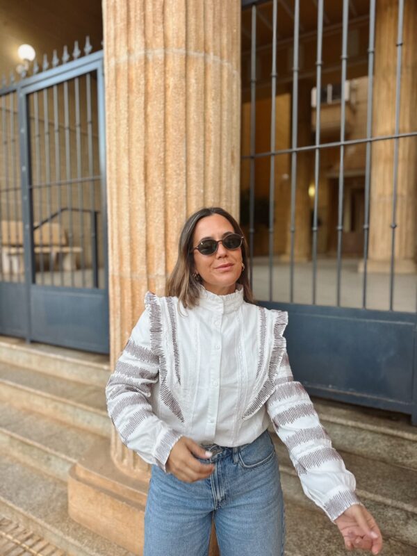 Camisa bordada