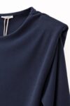 Camiseta básica hombreras