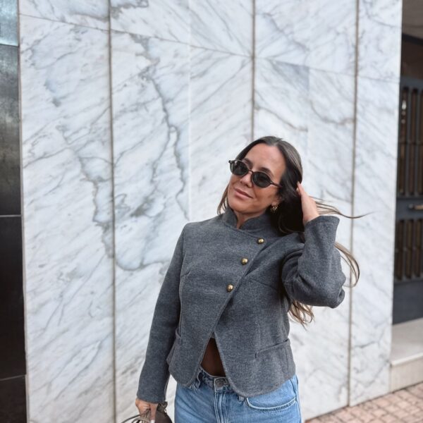 Chaqueta napoleónica gris – puesta