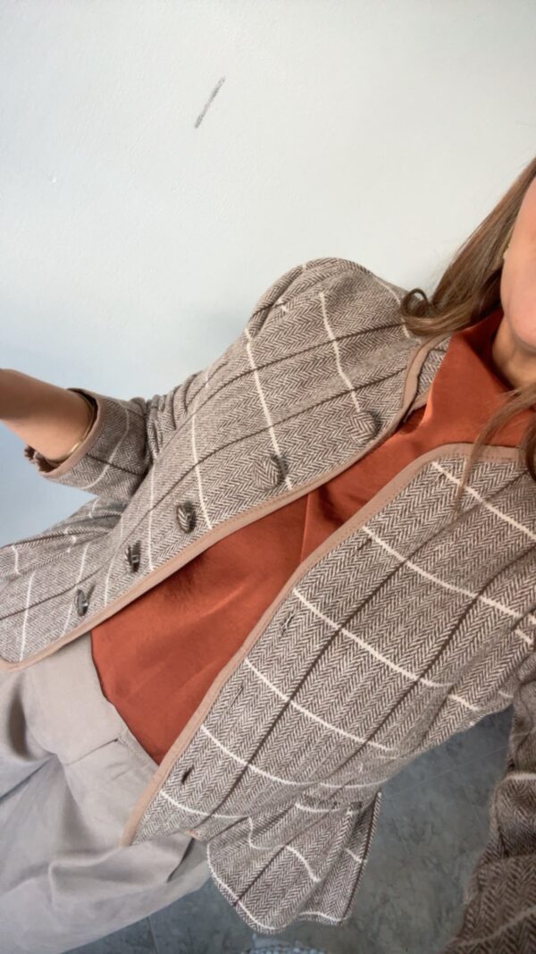 Chaqueta peplum espiga