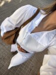 Camisa blanca abotonada