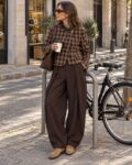 Pantalón pinzas laterales